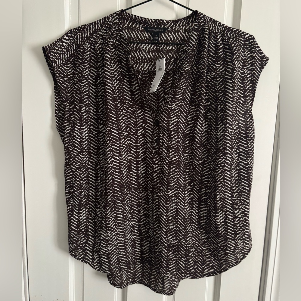 Banana Republic NWT Black and White Top